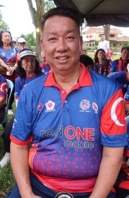 新村传统美食迎火炬行   登雅5千村民嘉宾享用