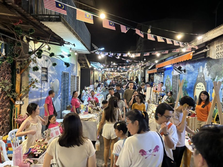 (已签发)柔:**版头**客家土楼成新打卡景点 加拉巴沙威再添客家魅力