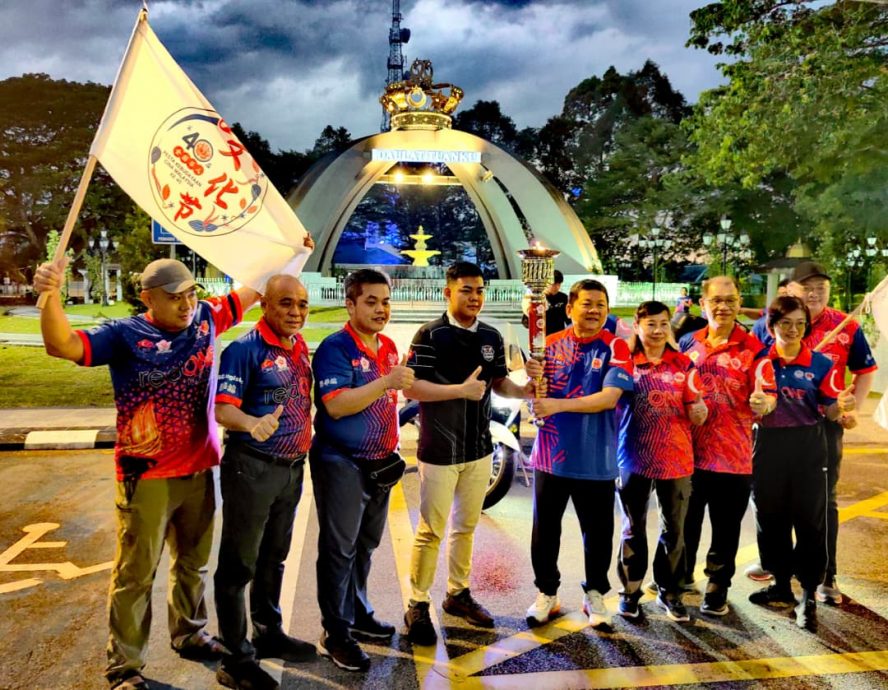 摩托车队东甲出发   文化火炬登上金山