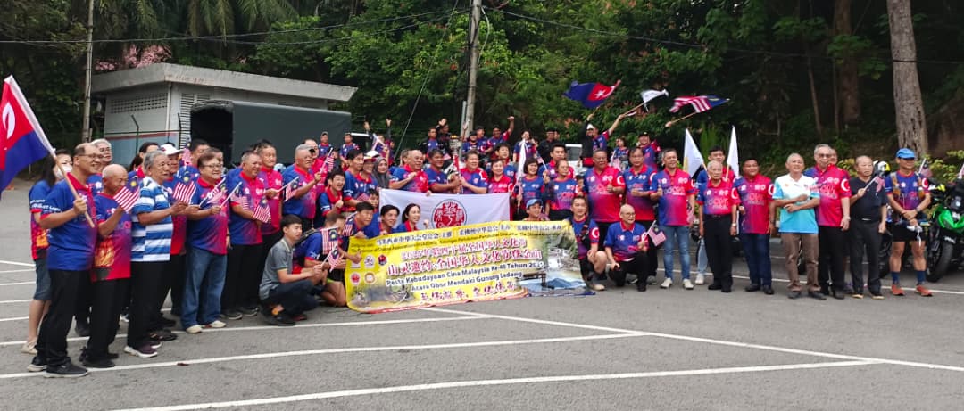 摩托车队东甲出发   文化火炬登上金山