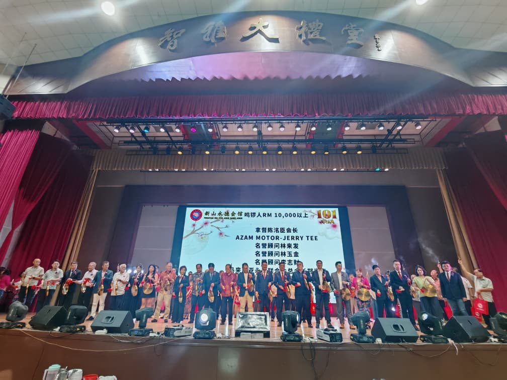 （已签发）柔：**版头**陈洺臣：外国商家抢滩   冲击本地业者生计