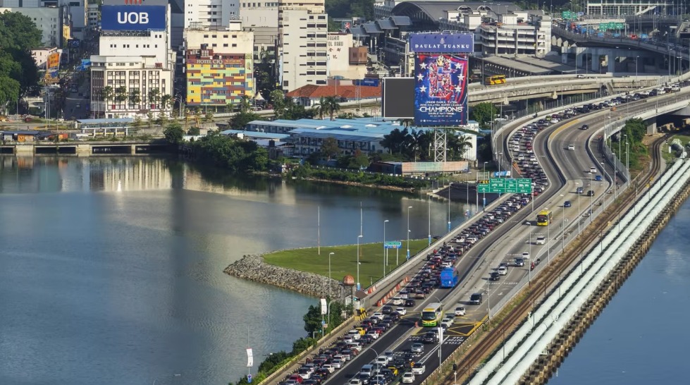 （已签发）柔：狮城二三事： 马新探讨跨境召车 狮城学者：让大马汽车自由接载 “完全不可能”