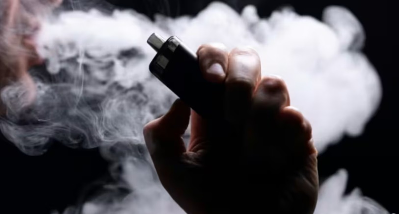 （已签发）柔：狮城二三事：两个月不出门吸丧尸烟弹 男子戒瘾但健康已受损