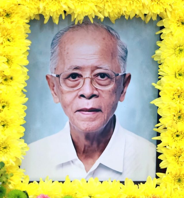 （已签发）柔：狮城二三事：前狮城广播员何子石 104岁父亲过世