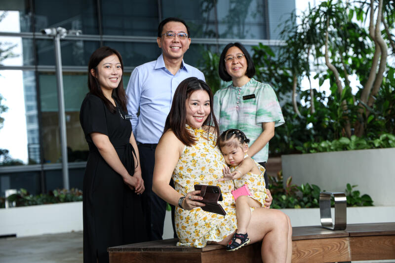 (已签发)柔:狮城二三事:女童4月大患罕见脑瘤 质子治疗助她健康长大