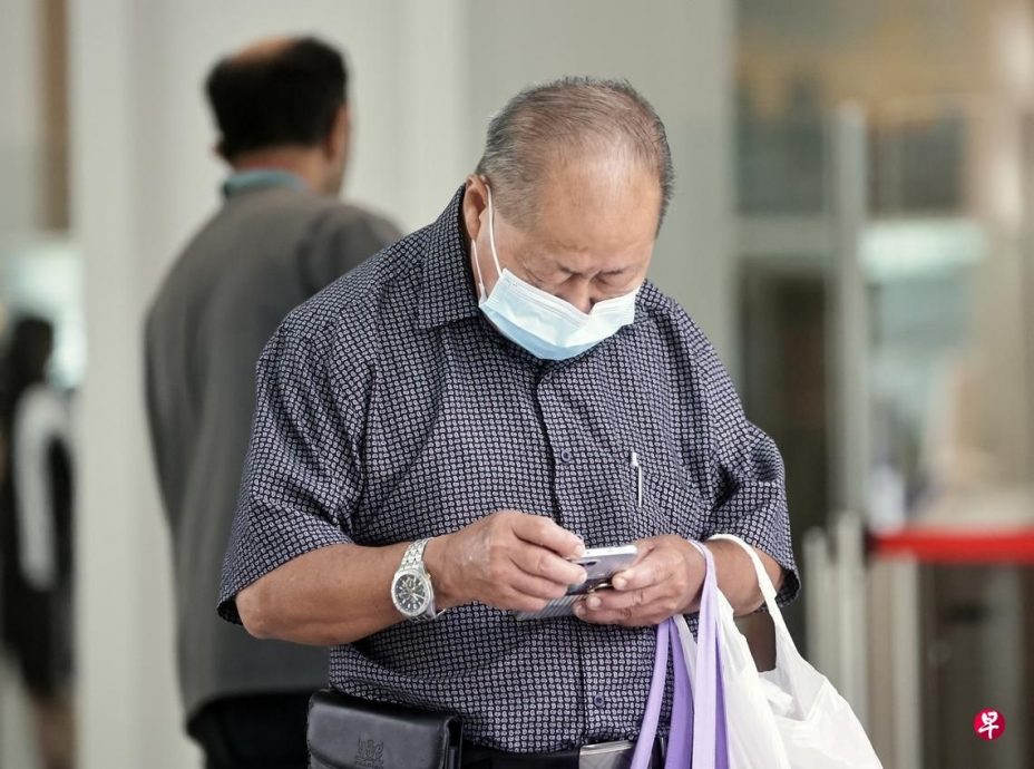 （已签发）柔：狮城二三事：撞飞骑士或致永久性残障 六旬巴士车长罚5000新元吊牌5年 