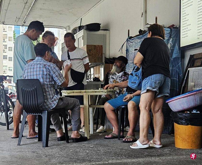 （已签发）柔：狮城二三事：淡滨尼咖啡店旁 叔嫂开赌玩牌“搏杀”