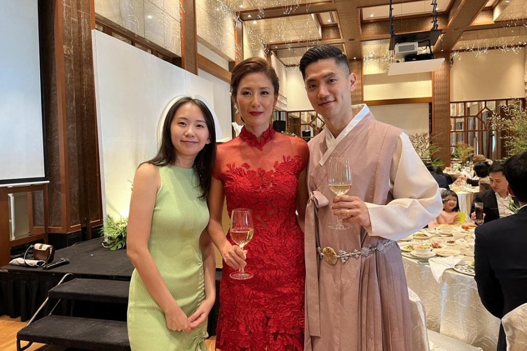 （已签发）柔：狮城二三事：跨国跨族婚姻日益普遍 狮城多语司仪成婚庆市场新宠