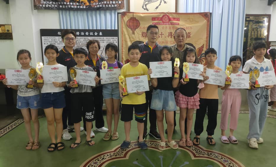 麻坡漳泉公会办绘画赛   近百学生描绘漳泉之美