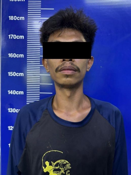 (已签发)柔:黄梨园杂货店遭破门行窃 2青少年嫌犯被捕 (已签发)柔:黄梨园杂货店遭破门行窃 2青少年嫌犯被捕