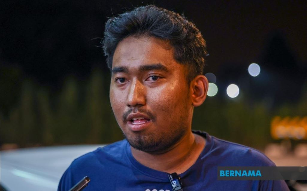 (已签发)空军大黄蜂战机坠毁|目击者:机场周围听见似导弹爆炸声