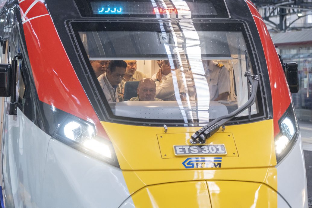 （已签发，完整版）全国：全马最快火车之一   元首驾驶ETS 3抵居銮