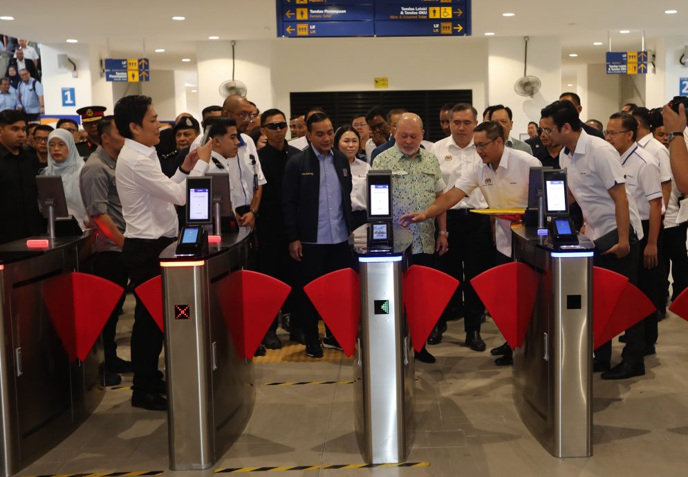 （已签发，完整版）全国：全马最快火车之一   元首驾驶ETS 3抵居銮