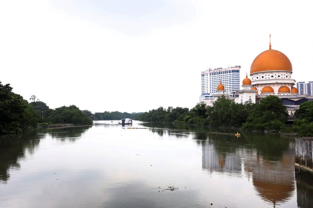 （早报可头）大都会/巴生市厅收集工厂垃圾数据，以掌握各厂如何处理废料