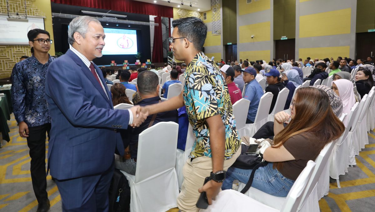 （早报可头）大都会/巴生市厅收集工厂垃圾数据，以掌握各厂如何处理废料