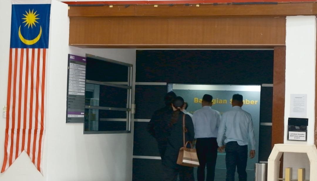 (独家)波小倒挂国旗风波|波小董家协会见黄家和 盼事件圆满落幕