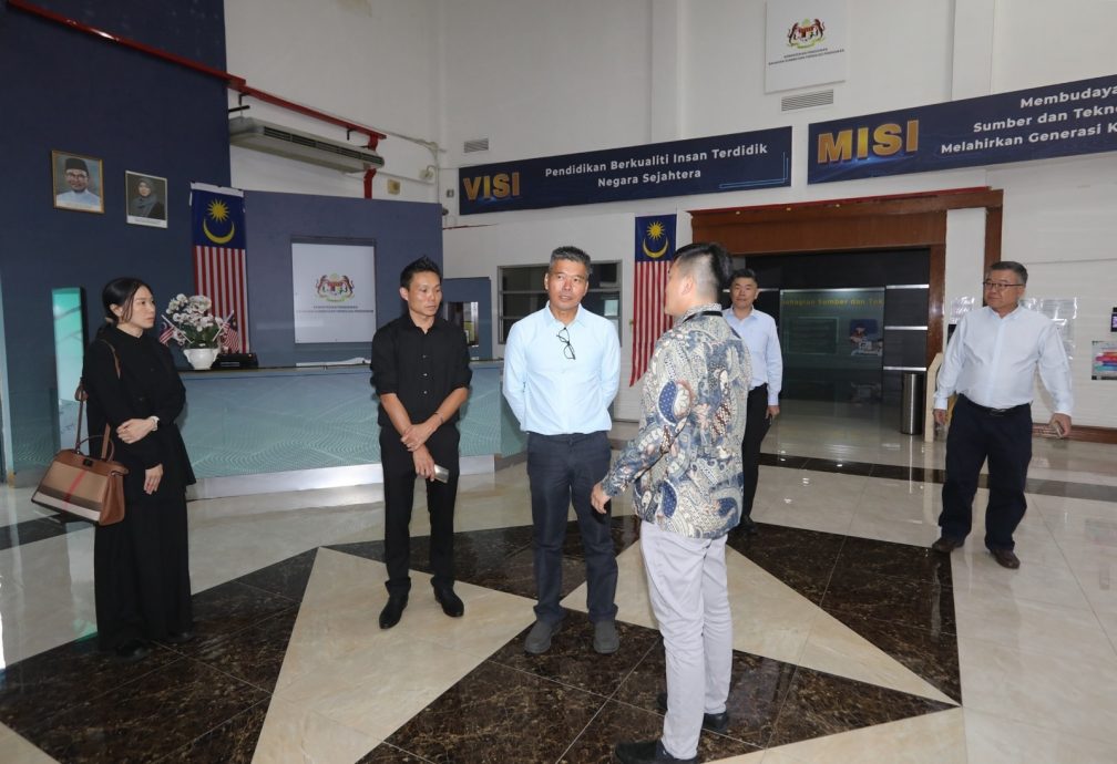 (独家)波小倒挂国旗风波|波小董家协会见黄家和 盼事件圆满落幕