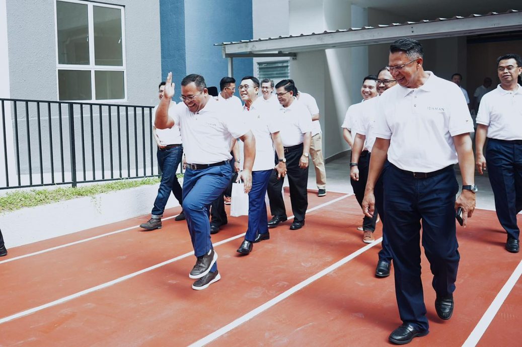 （边稿）大都会/武吉日落洞1260间“梦想家园”房屋移交给购屋者