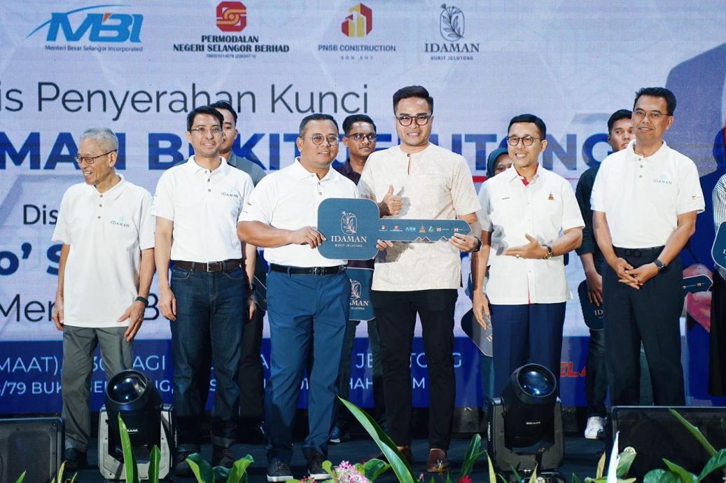 （边稿）大都会/武吉日落洞1260间“梦想家园”房屋移交给购屋者