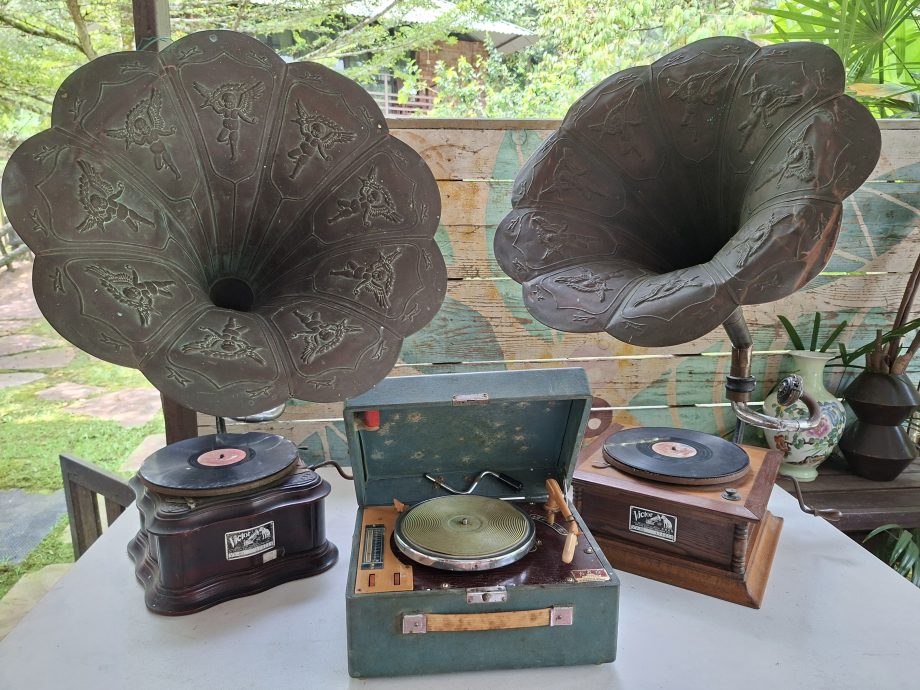 (预编7日见报)大都会/星洲人VIP/时光淬链下旧物满载本地旧情,醉心“珍品”独特魅力/10图