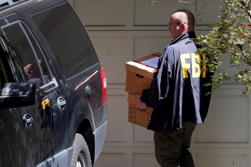 FBI突袭特朗普“死对头”博尔顿住家和办公室