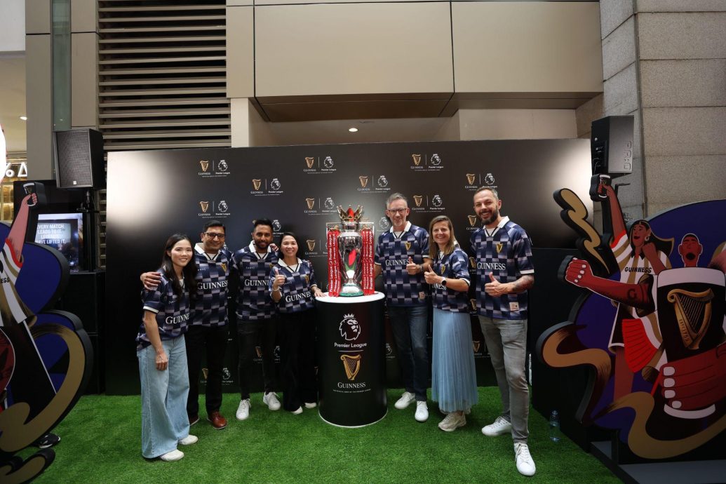 Guinness把英超冠军杯带入都门  隆柏威年广场掀足球热潮