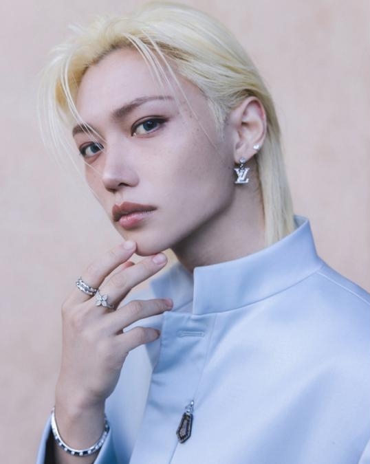 Jennie效应结束丢6年代言？ Felix上位“雀斑妆”掀争议