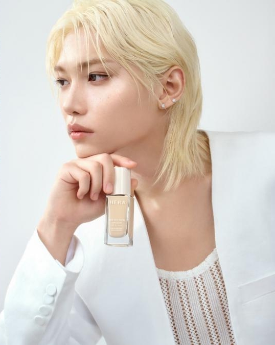 Jennie效应结束丢6年代言？ Felix上位“雀斑妆”掀争议