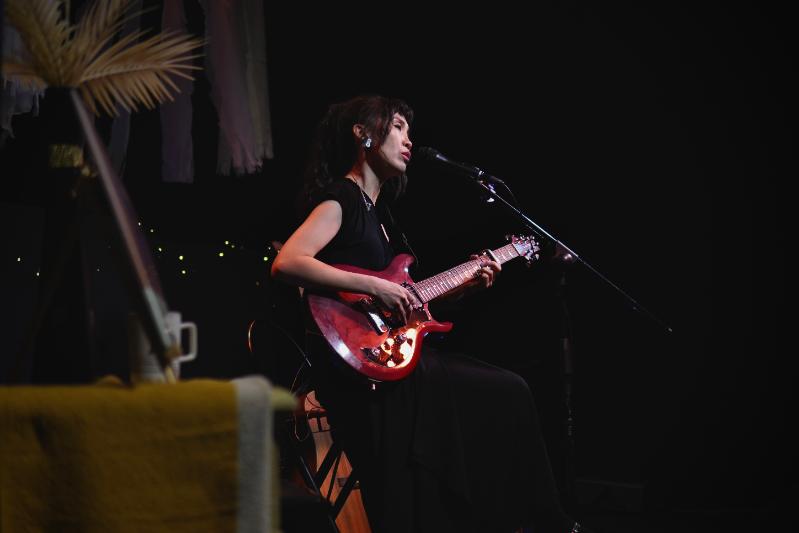 Kinkiyen／自语与歌之间——记庄启馨弹唱会	