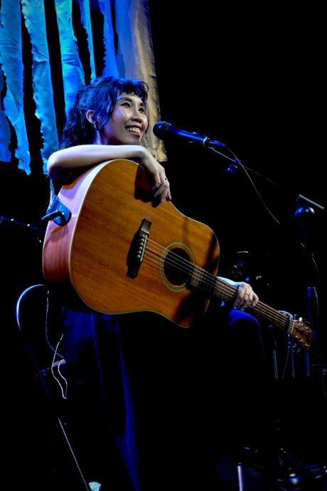 Kinkiyen／自语与歌之间——记庄启馨弹唱会	