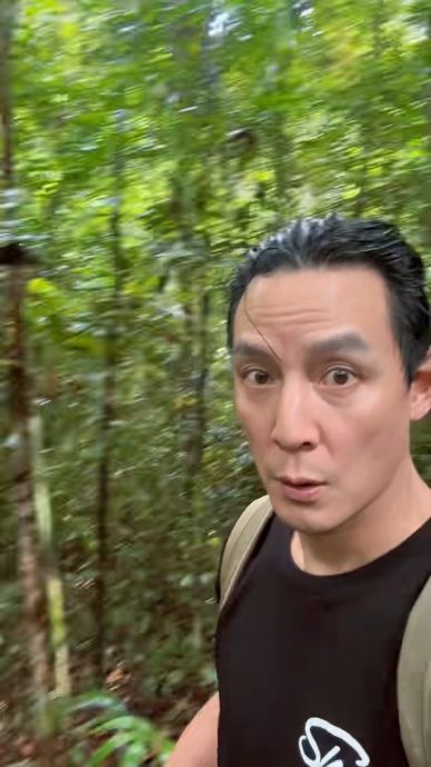 Lisa S.素颜罕有同框 与吴彦祖探险衣着惹议