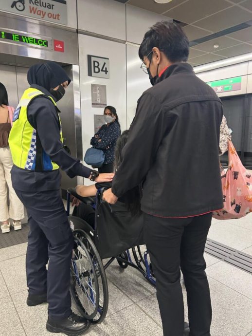 MRT晕倒获热心民众相助感动 印尼女赞大马人真的很友善！