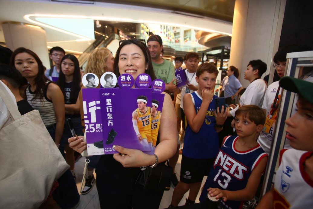 NBA湖人球星来了！  里夫斯首登大马掀热潮