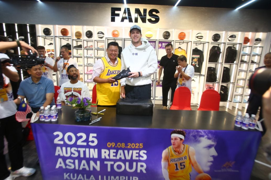 NBA湖人球星来了！  里夫斯首登大马掀热潮