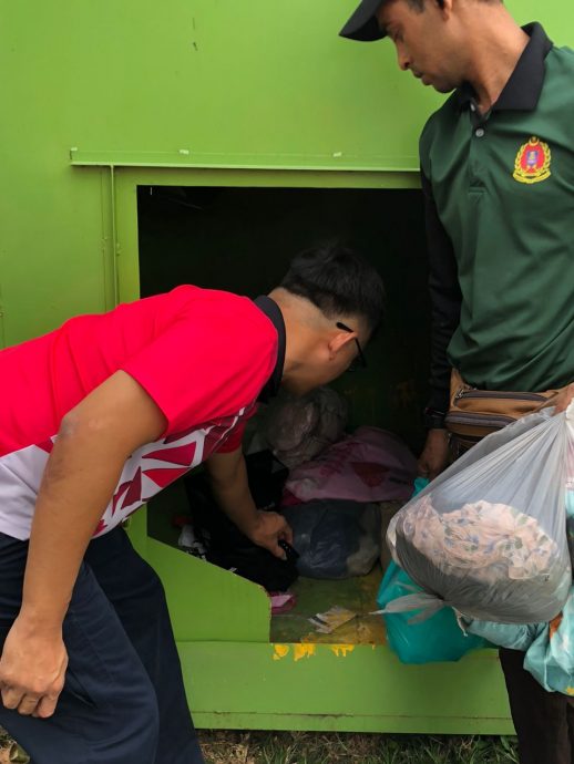 NS芙蓉：误把钥匙丢进环保箱，议员来救场！