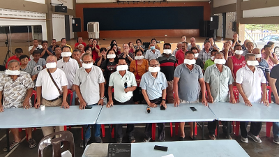 Negeri Sembilan DAP veterans wear sanitary masks in protest of nomination of a senator from other states