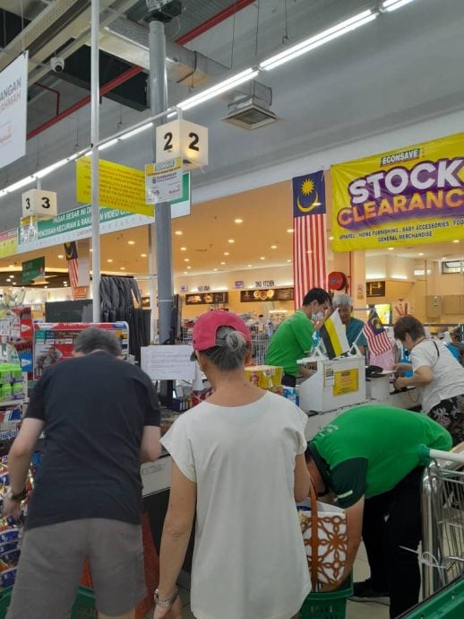 SARA援助金启用首日 付款系统故障民众无奈