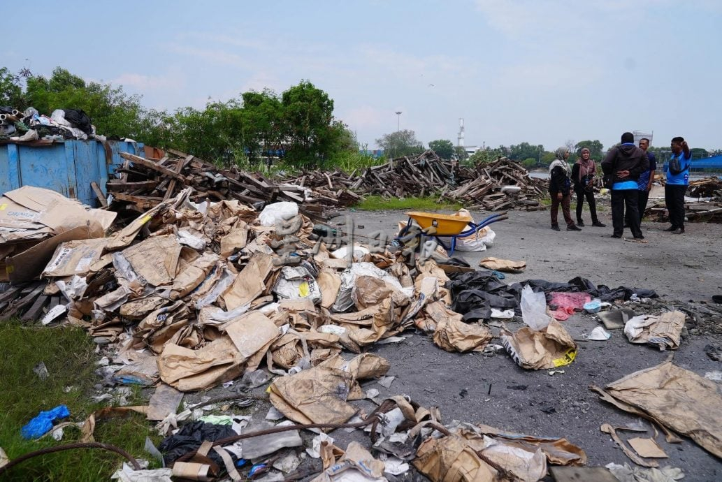 （大北马）乌绒峇都北赖河岸地段被非法侵占