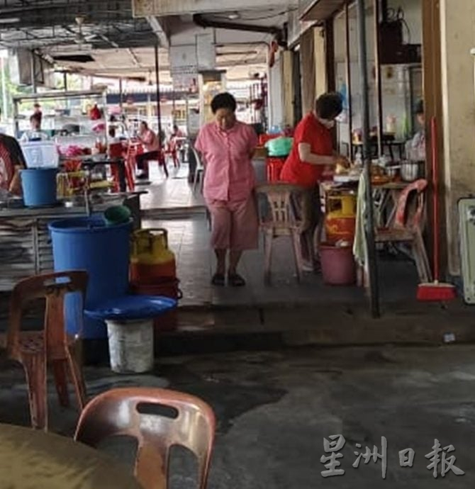 在五脚基摆摊遭取缔 小贩商吁市会放宽条例