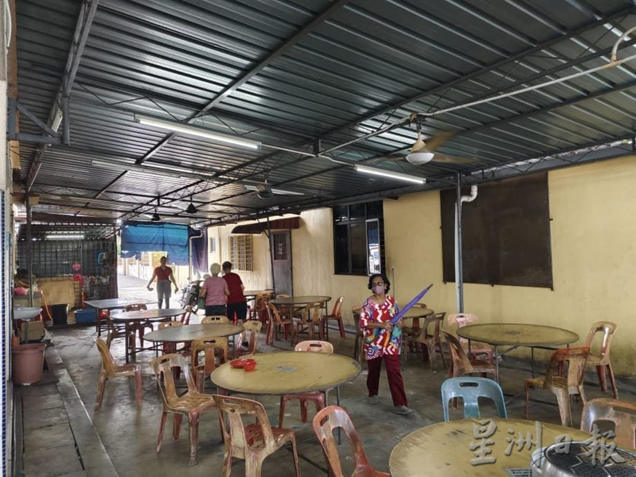 在五脚基摆摊遭取缔 小贩商吁市会放宽条例