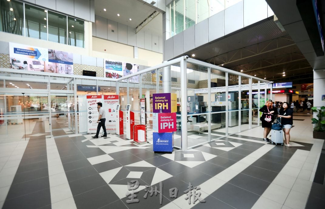 罗思义:助实现区域枢纽机场 争取2.5小时航班降怡