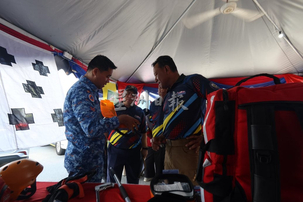 彭亨苏丹阿都拉关注海上吸毒活动,马来西亚海事执法机构总监拿督莫哈末罗斯里海军上将披露,将会更加积极进行执法行动