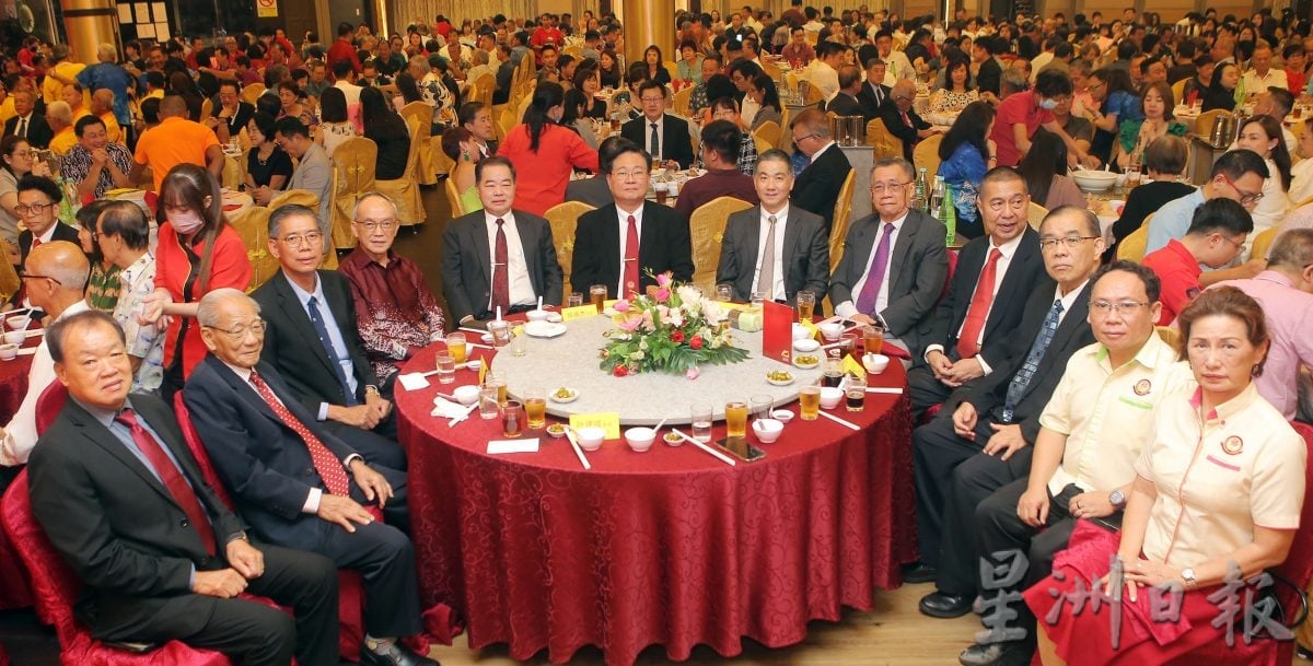 陈德杰:福建人达则兼济天下 陈锦彬夫妇设百万助学金