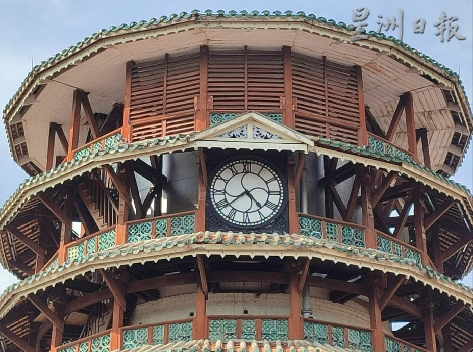 齿轮送到抢修好 安顺斜塔钟声再响