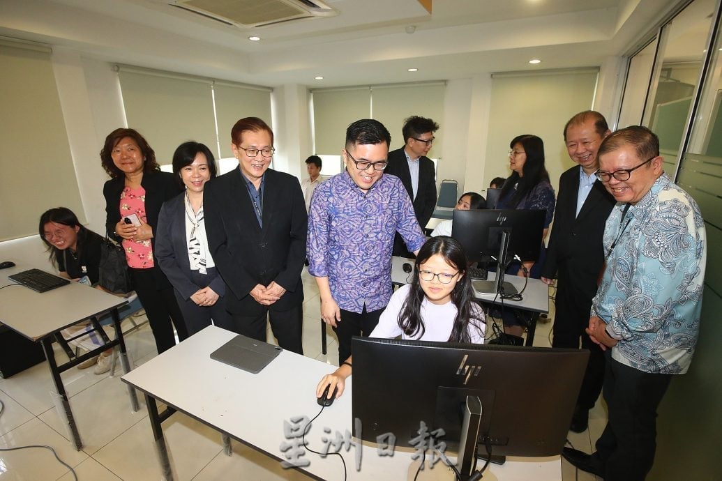 本报活动/星洲中学生时事问答比赛总决赛 全国17赛场百人逐冠