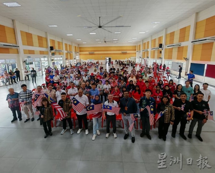 (古城版)邱培栋邀请民众河边跑步边谈投诉课题,边维持身体健康