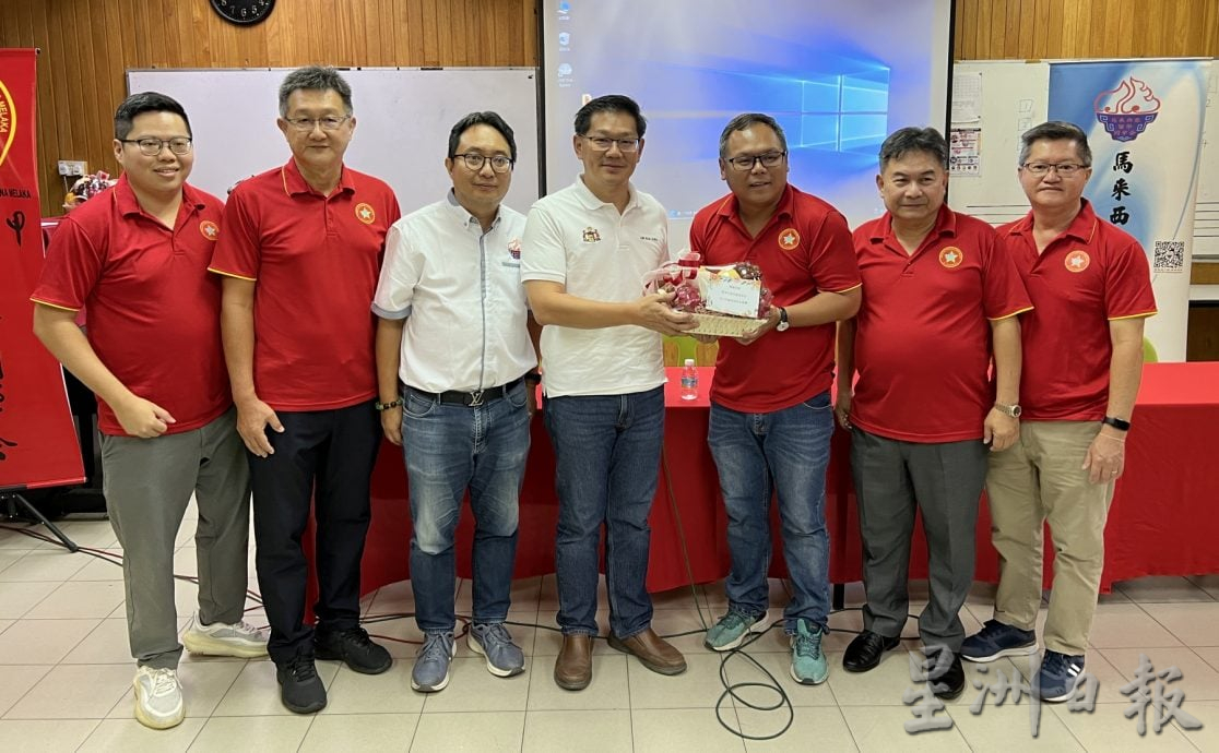 （古城第五版主文）林万锋鼓励赴华深造·盼学成归来投身甲州发展