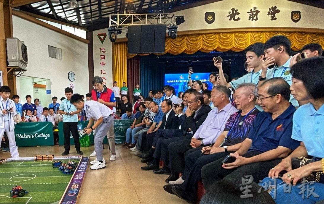 （已签发）全国：居銮中华中学学生   扬威全国独中科技营