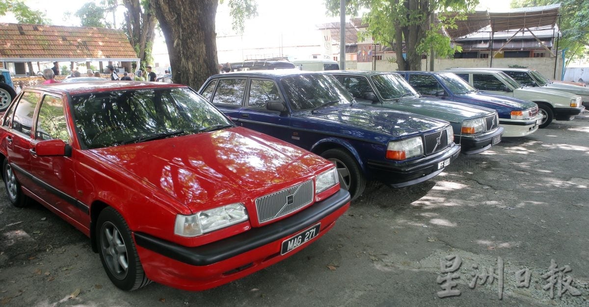 逾30辆经典车齐聚马场咖啡馆 霹古董车俱乐部与Brick Community办车聚