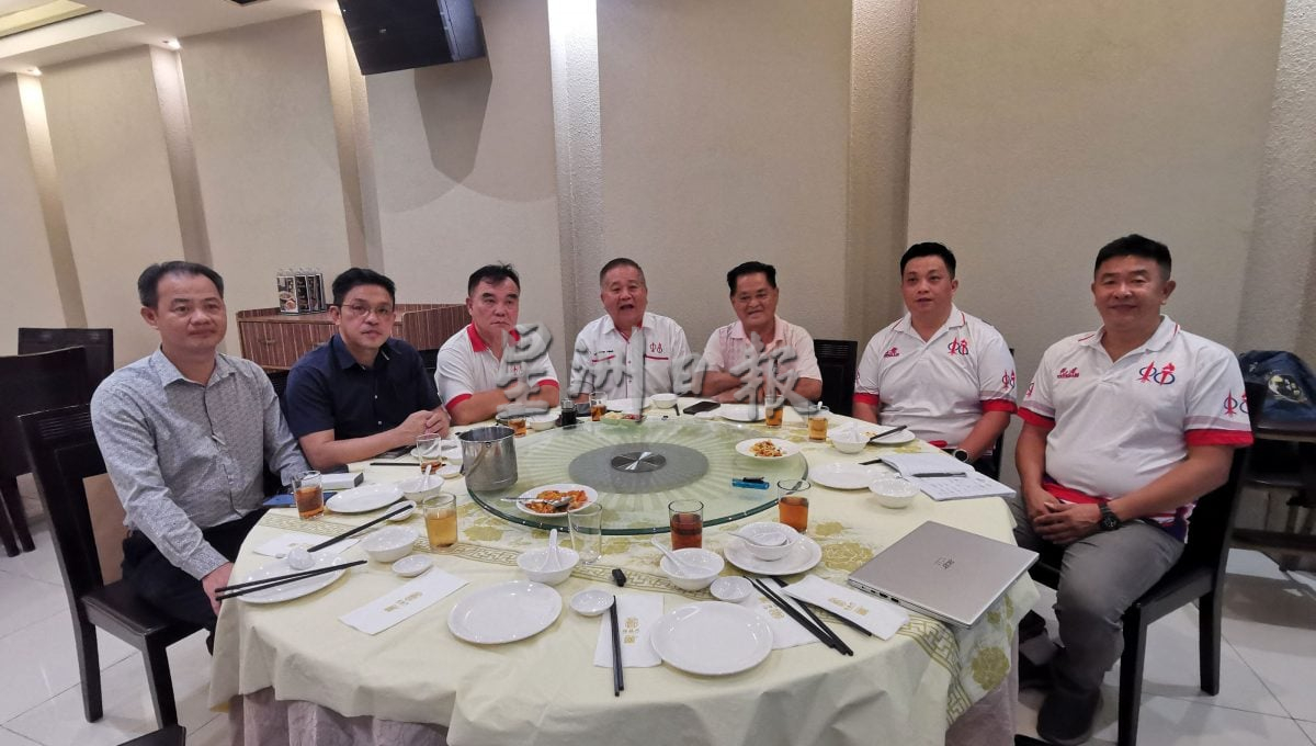 不当使用“卫生棉口罩”讽刺森领导层，行动党元老李光兴公开道歉